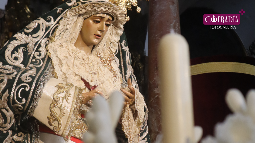 El besamanos de la Virgen de la Candelaria en imágenesGalería fotográfica de María Stma. de la Candelaria, Sevilla 2024